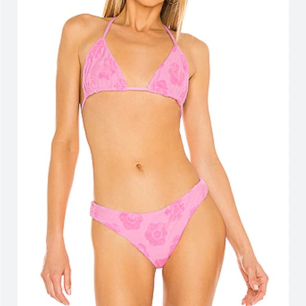 Frankie’s bikini Flower child tia terry top with Hailey Steinfeld terry bottoms